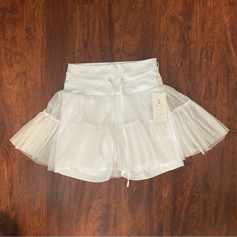 NWT Popflex Blogilates Cool White Pirouette Skort